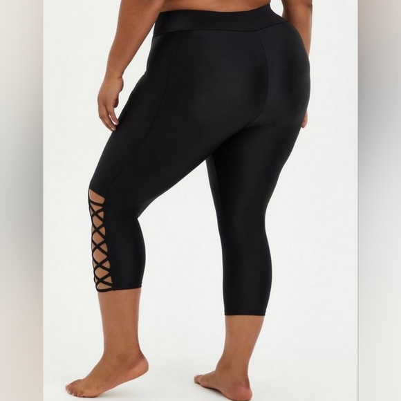Torrid Black Strappy Cris Cross Side Active Swim Crop Legging Size 3X - Picture 3 of 3